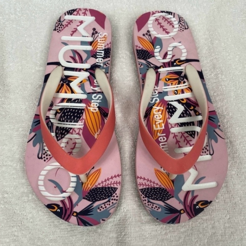 3/$25 Mumuso Womens Pink Tropical Flip Flop Sandals Size 6 Casual Beach Vacation